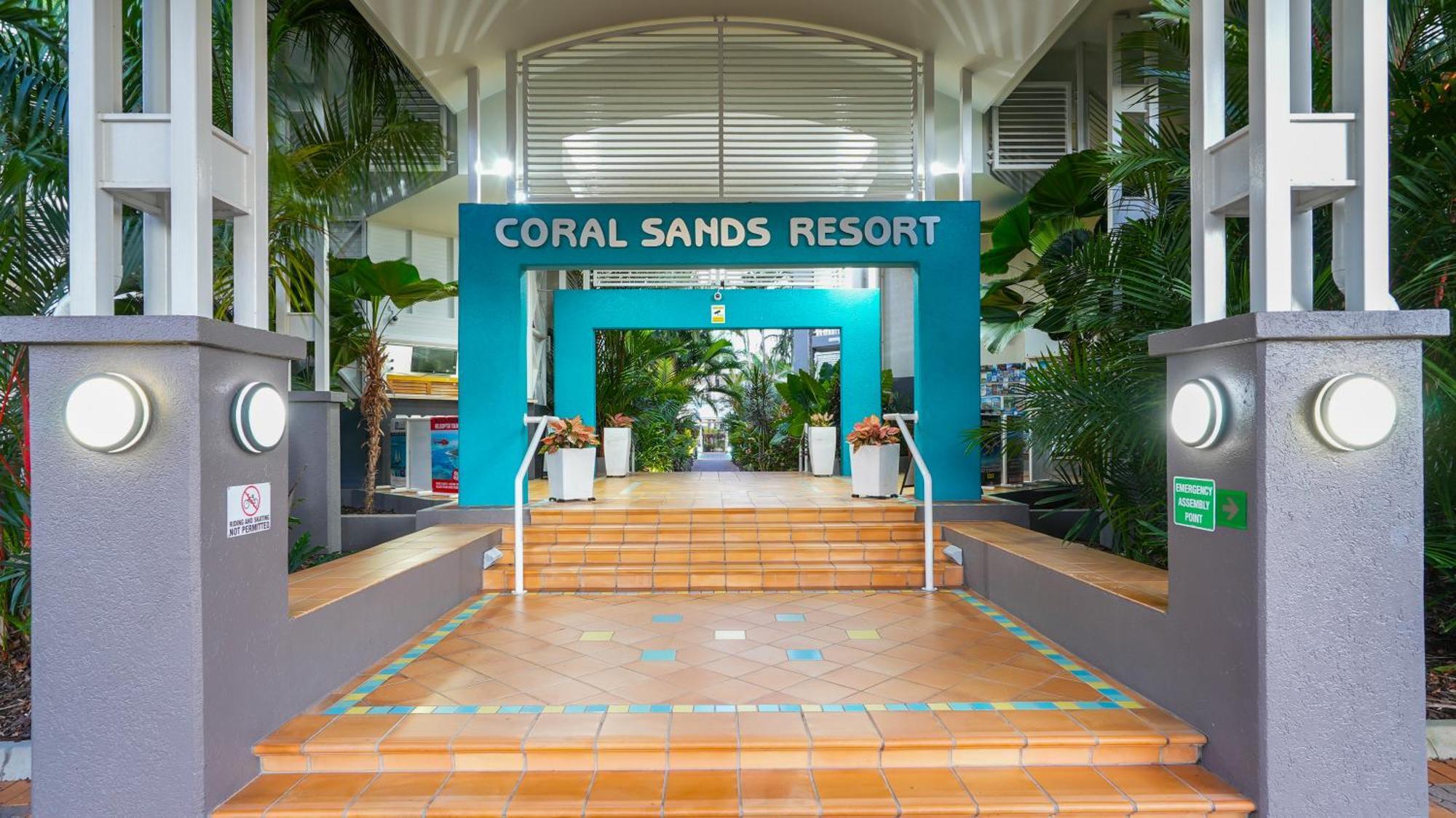 Coral Sands Beachfront Resort Trinity Beach Exterior foto